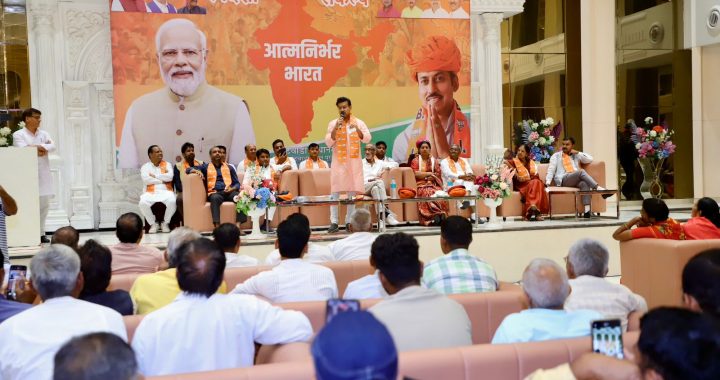 Rajyavardhan Rathore discussing PM Modi's mega development projects for Rajasthan