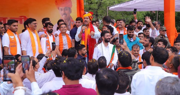 Col. Rajyavardhan Rathore interacting with BJP workers and office bearers during a meeting in Jaipur