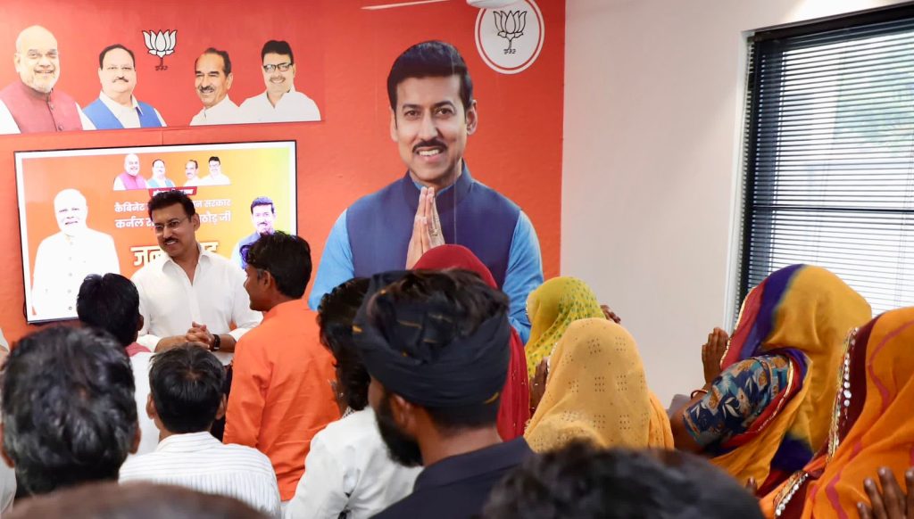 Col. Rajyavardhan Rathore interacting with citizens during Jan Samvad programme in Rajasthan