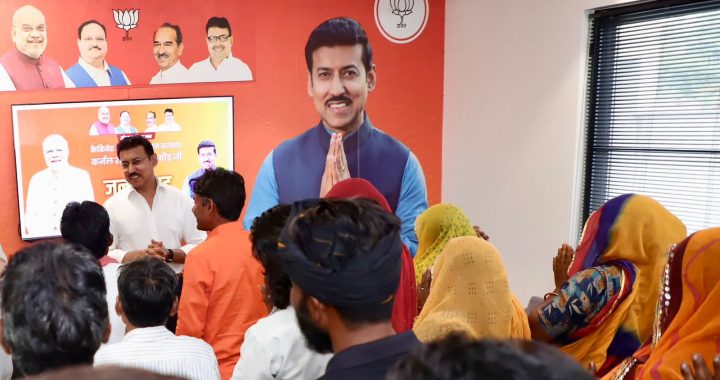 Col. Rajyavardhan Rathore interacting with citizens during Jan Samvad programme in Rajasthan