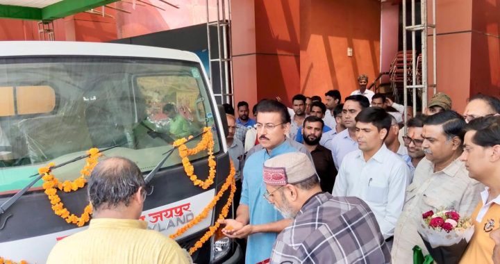 कर्नल राज्यवर्धन राठौड़ ने झोटवाड़ा में जेटिंग मशीन को दिखाई हरी झंडी